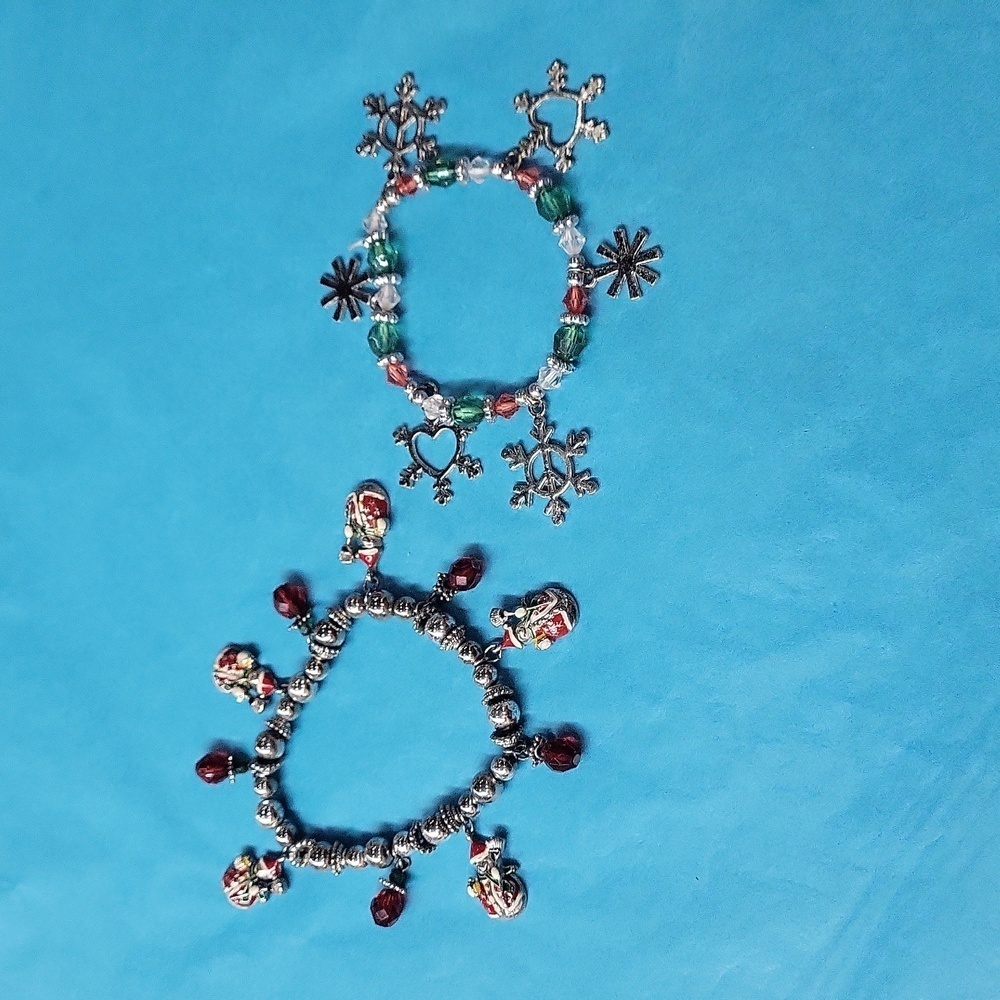 2 Christmas 🎄 ⛄️ Bracelets